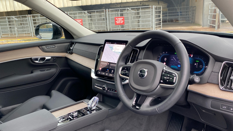 Volvo XC90 2.0 T8 PHEV Plus Dark 5dr AWD Geartronic Estate